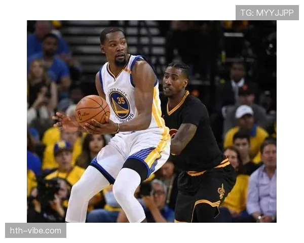 克莱挡拆造空位效率提升显著 拉开勇士外线投篮空间